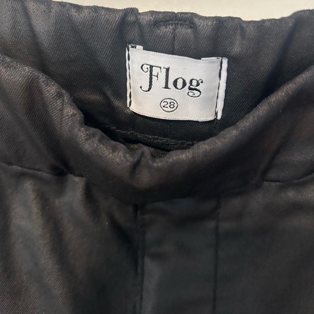 Bevy Flog coated jogger. Size 28 super cute